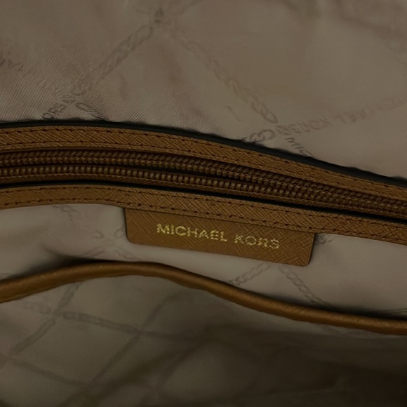 Used Michael Kors Satchel medium - Picture 5 of 5